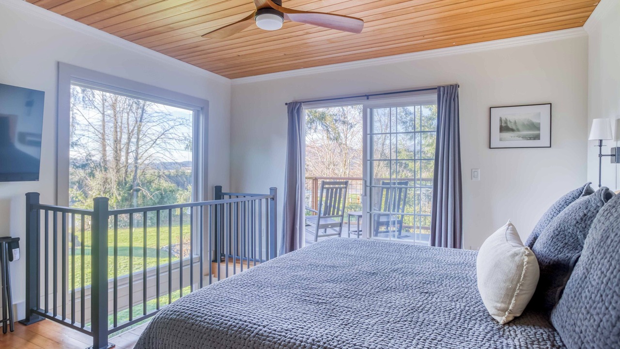 Photo of Others in Nehalem