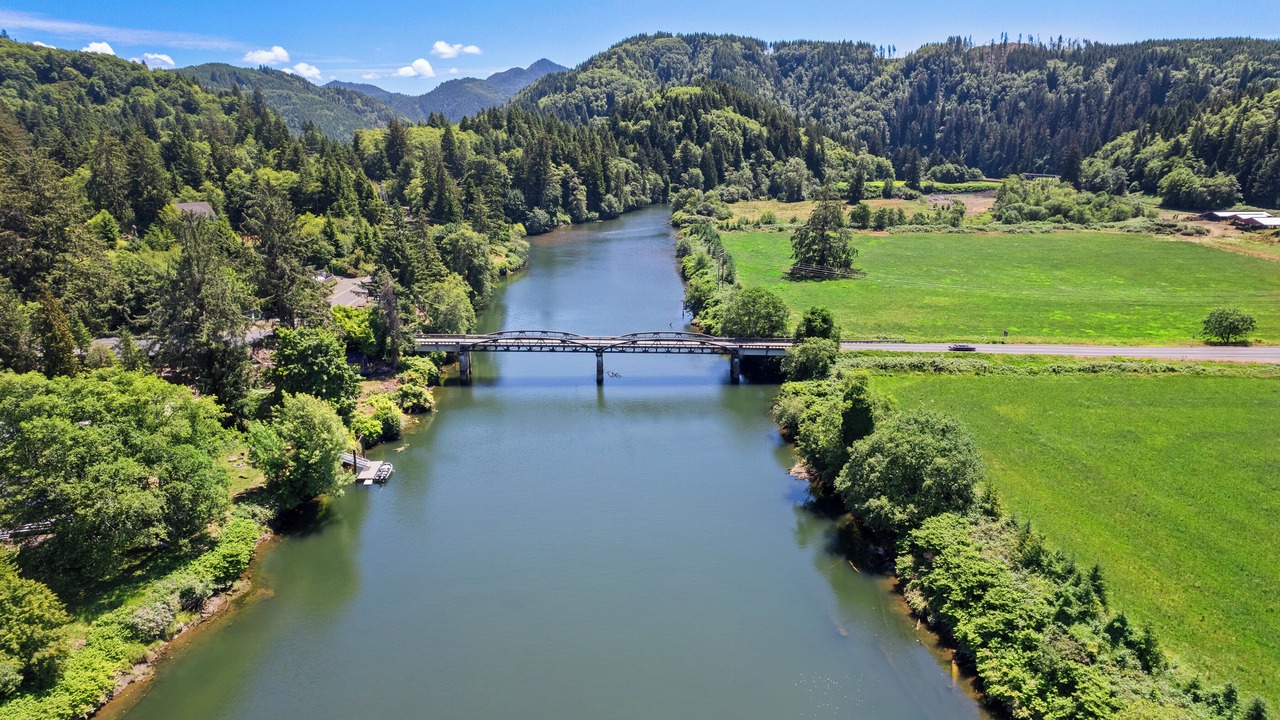 Photo of Others in Nehalem
