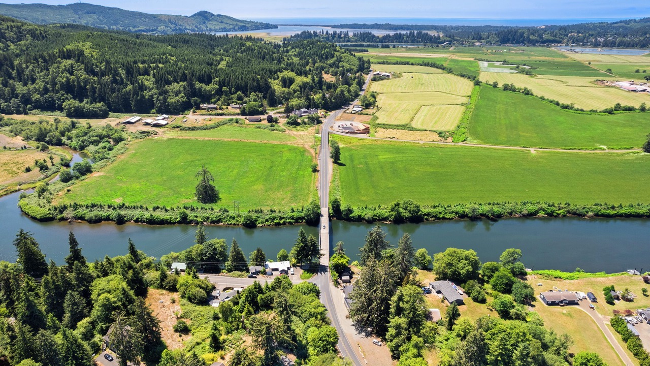 Photo of Others in Nehalem