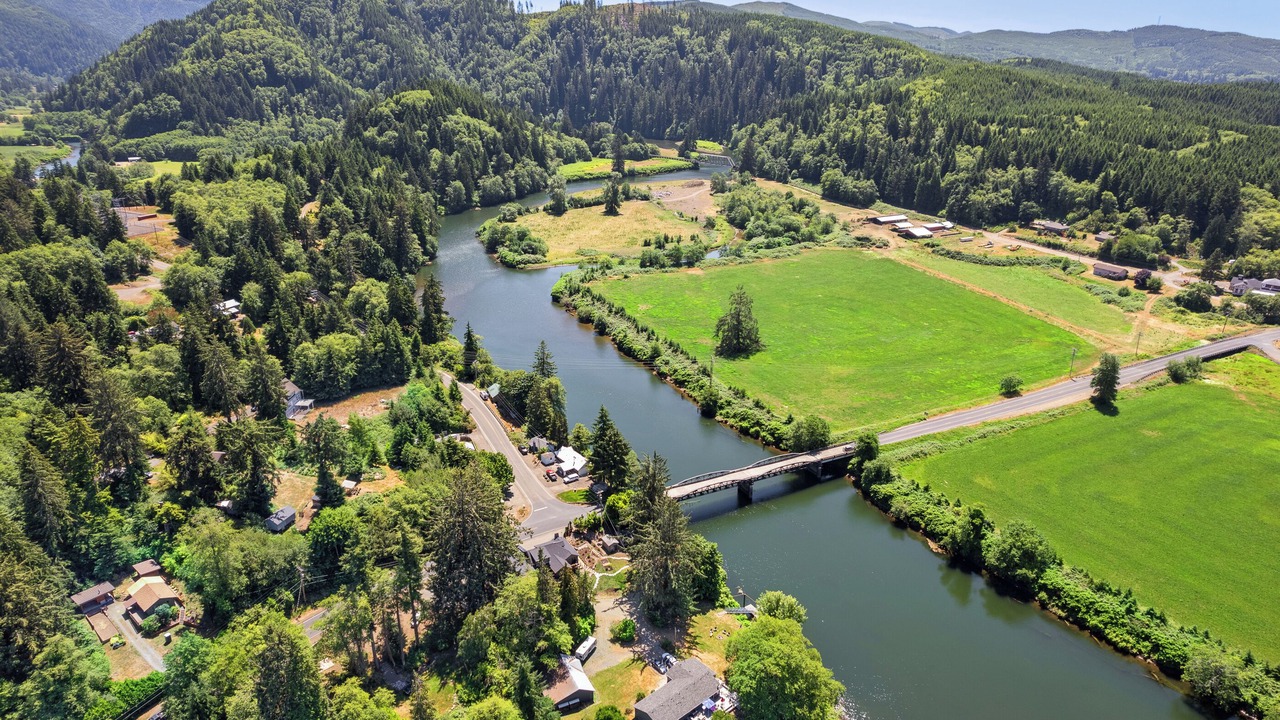 Photo of Others in Nehalem