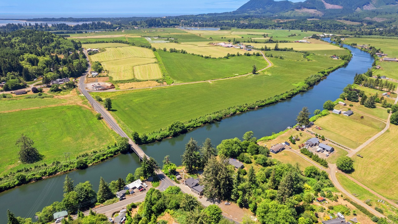 Photo of Others in Nehalem