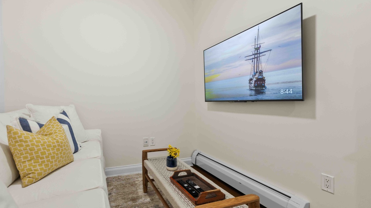 Photo of Livingroom in Queens Square