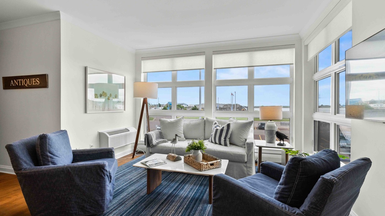 Photo of Livingroom in Queens Square