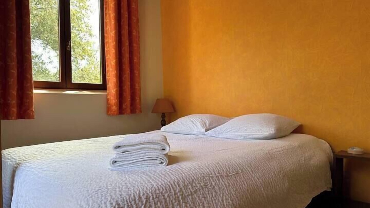 Photo of Bedroom in Corbes