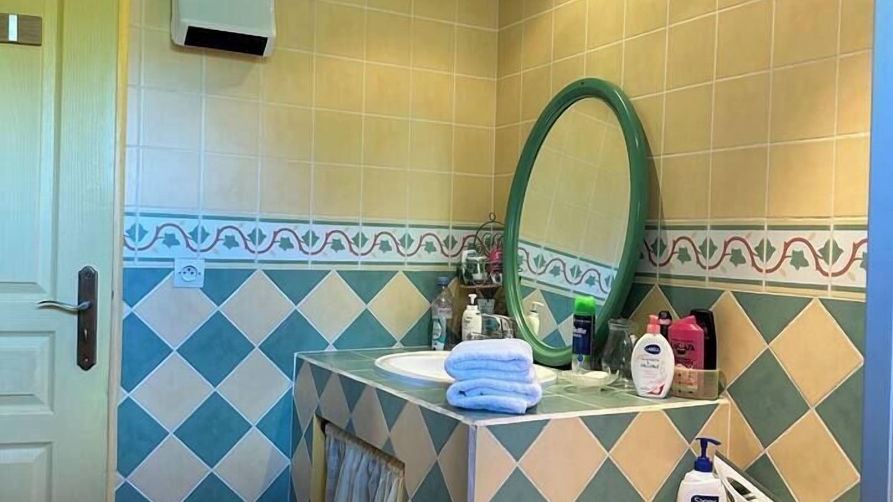 Photo of Bathroom in Corbes