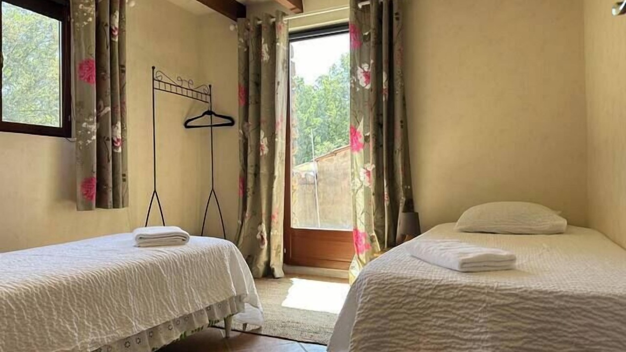 Photo of Bedroom in Corbes