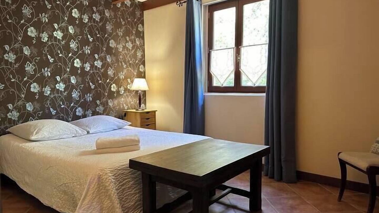 Photo of Bedroom in Corbes