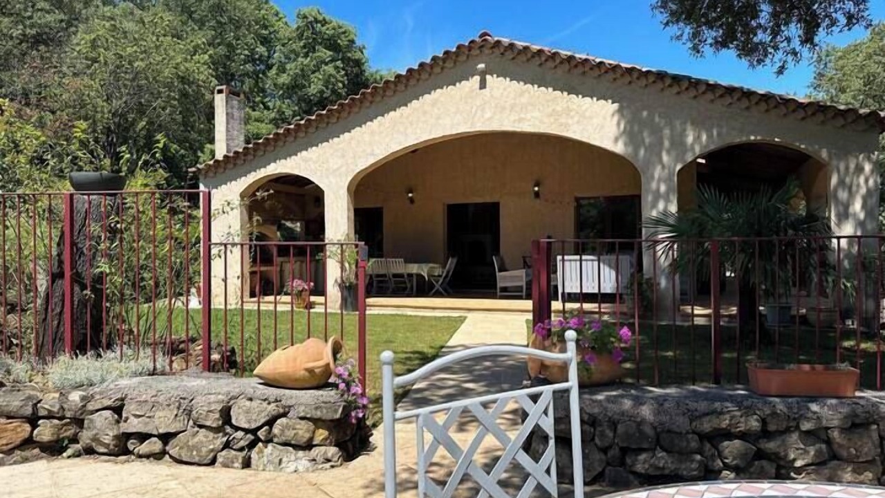 Photo of Patio Balcony in Corbes