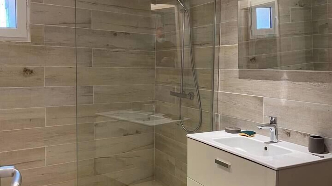Photo of Bathroom in Saint-Hilaire-de-Brethmas
