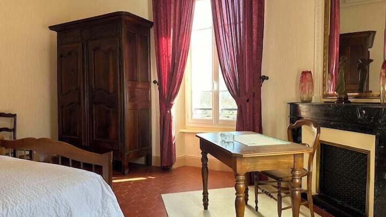 Photo of Bedroom in Saint-Hippolyte-de-Caton