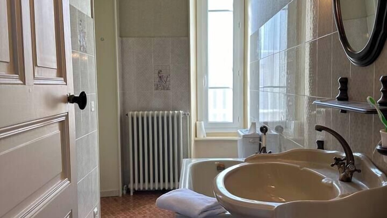 Photo of Bathroom in Saint-Hippolyte-de-Caton