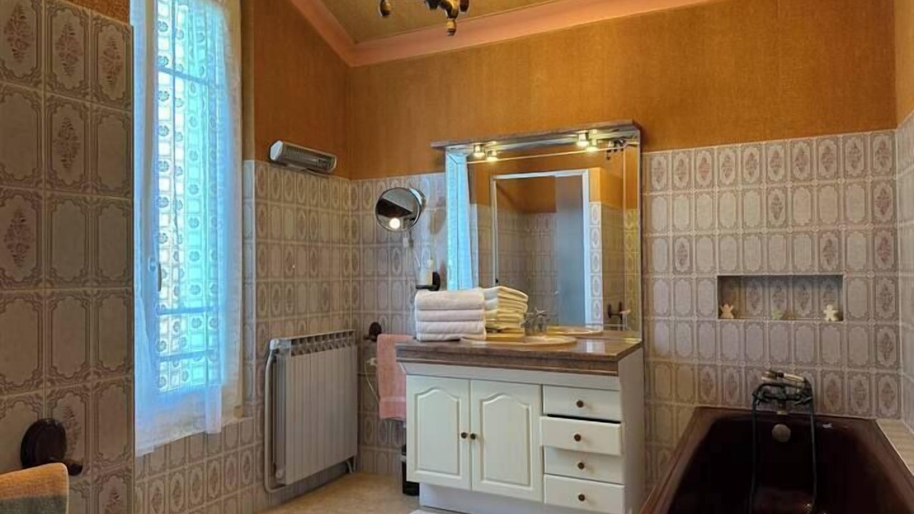 Photo of Bathroom in Saint-Hippolyte-de-Caton