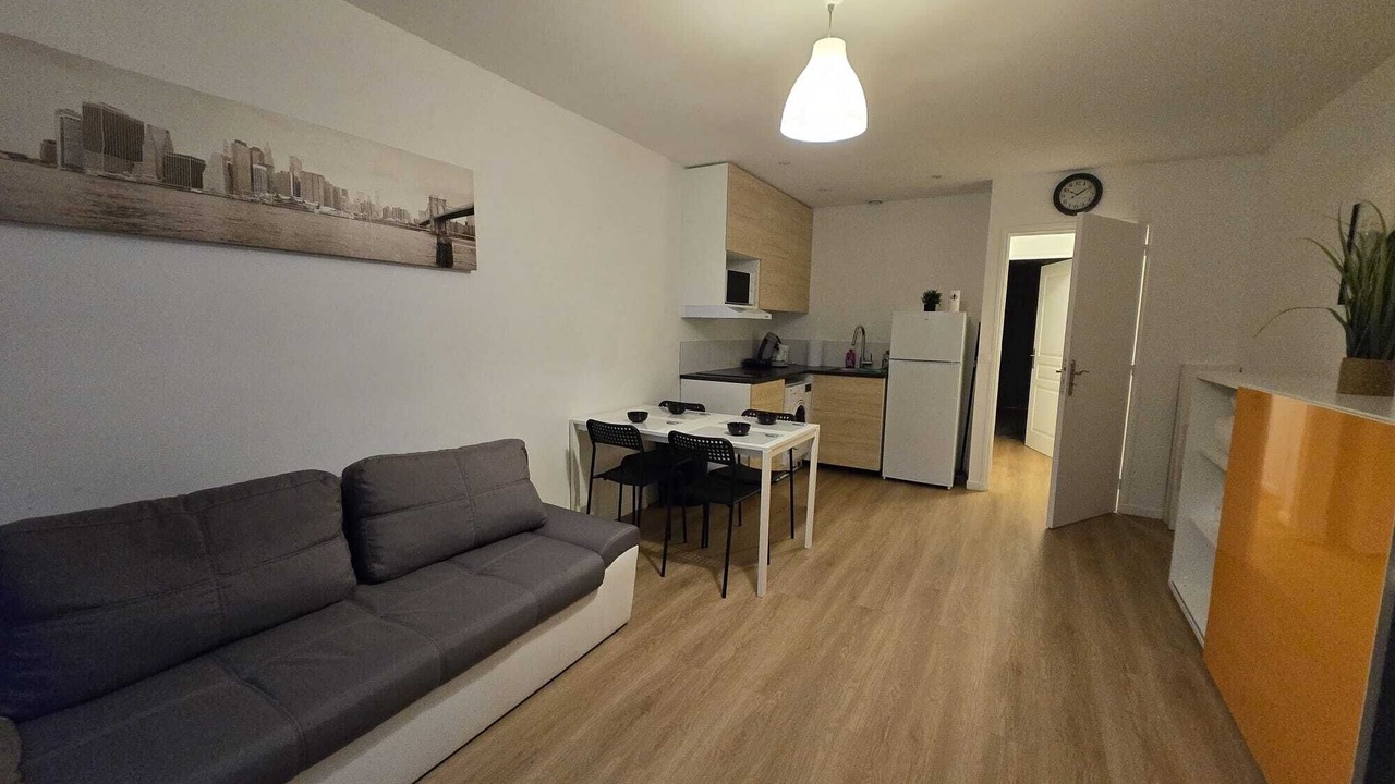 Photo of Livingroom in 19th Arrondissement