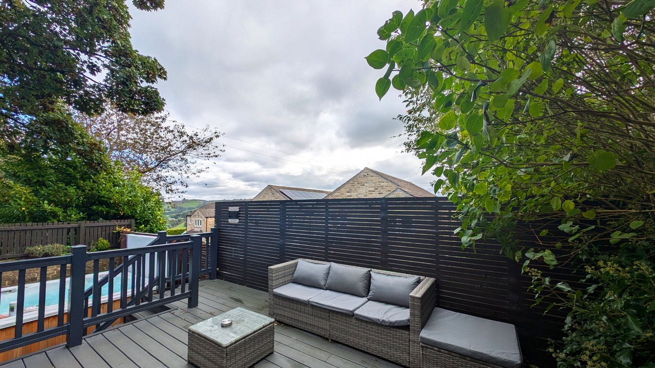 Photo of Patio Balcony in Stainland