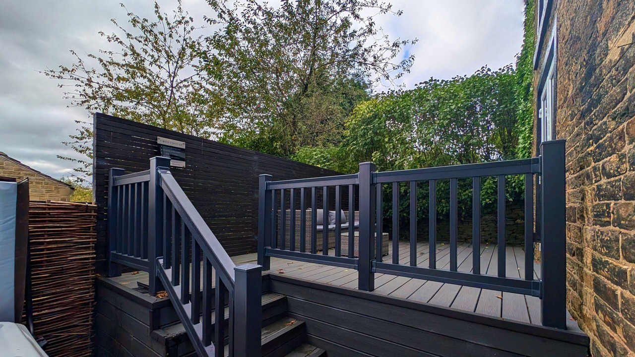 Photo of Patio Balcony in Stainland
