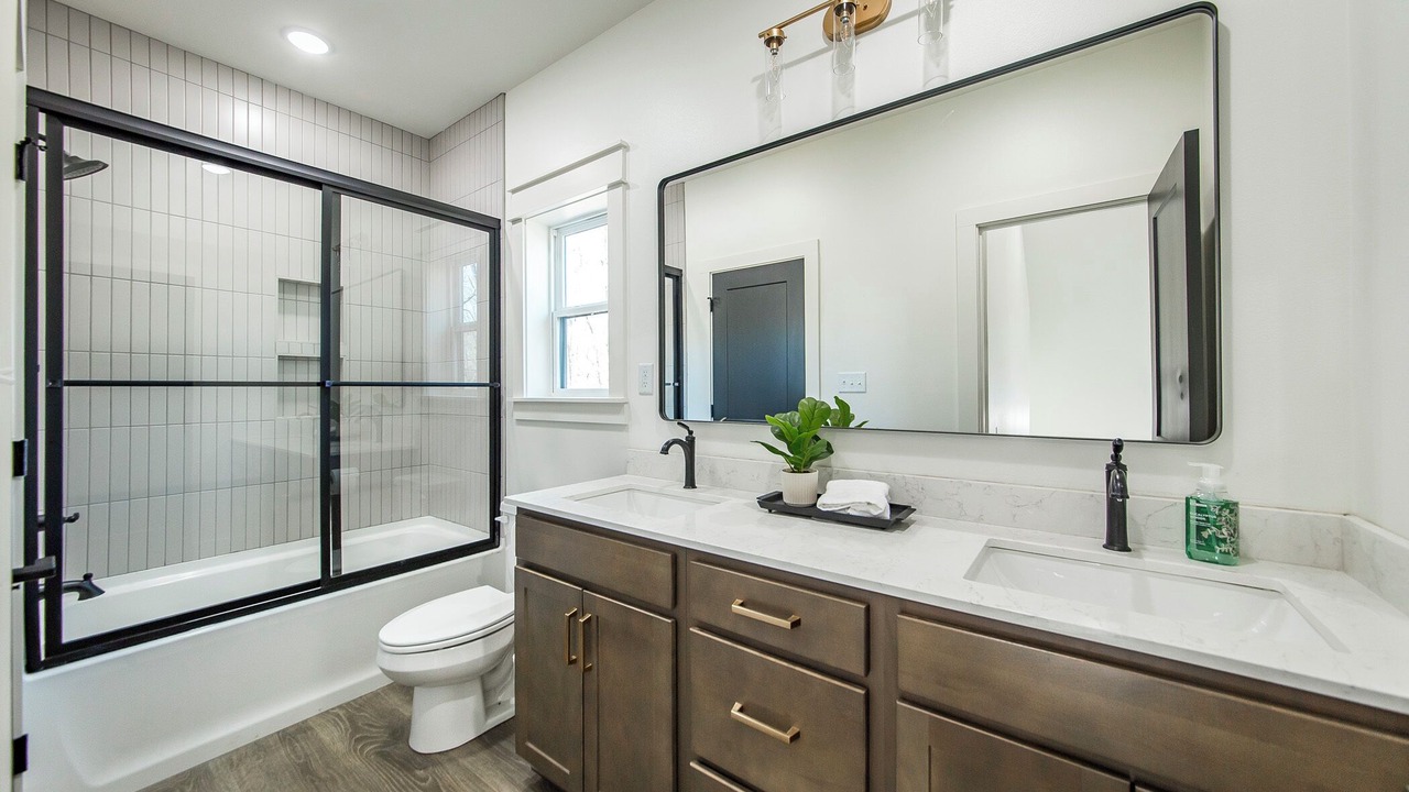 Photo of Bathroom in Pangburn