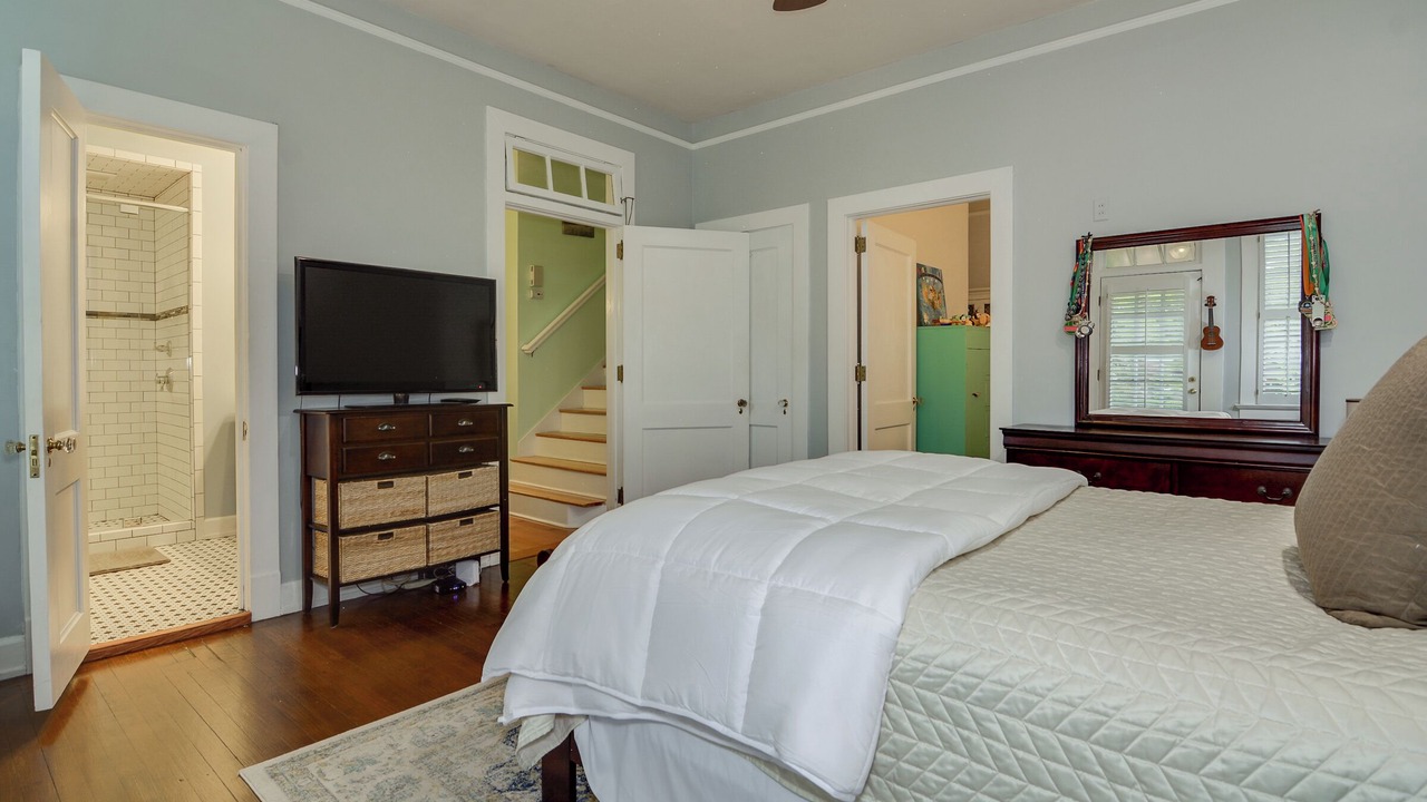 Photo of Bedroom in Forest Hills