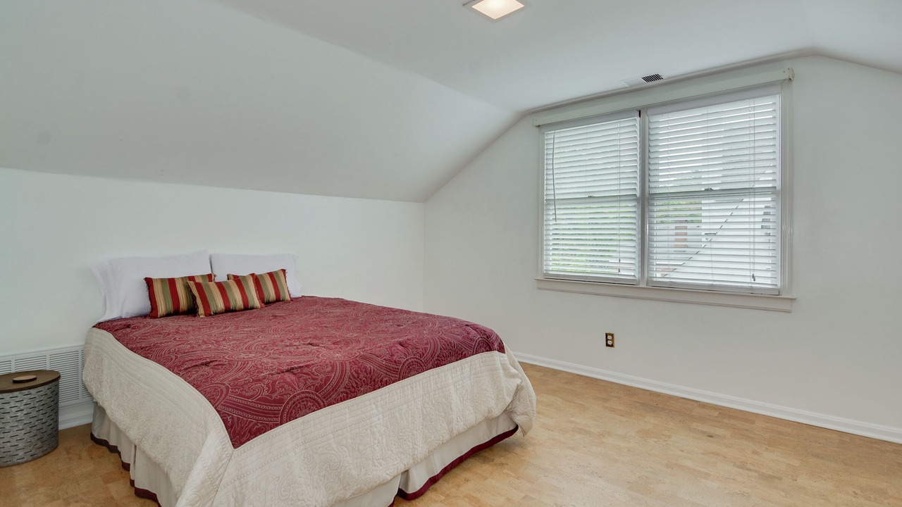 Photo of Bedroom in Forest Hills