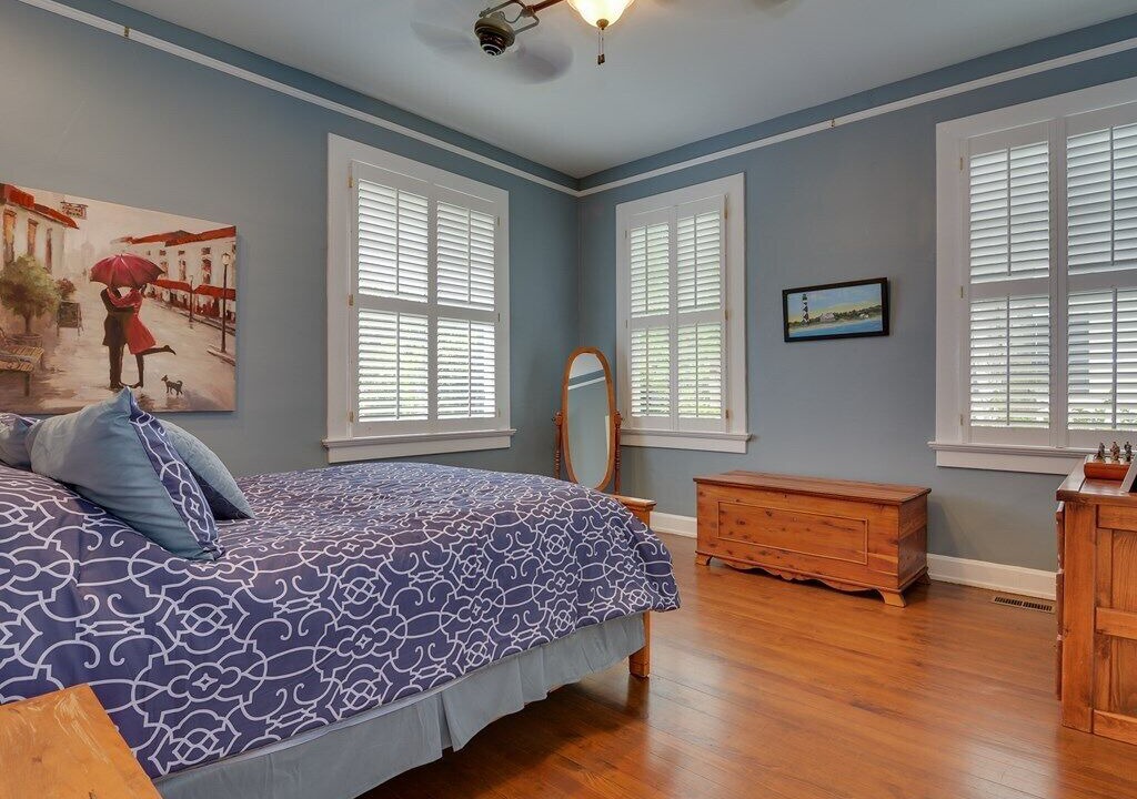 Photo of Bedroom in Forest Hills