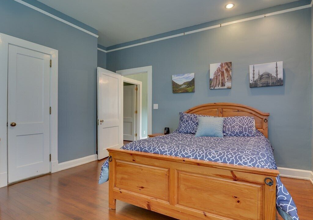 Photo of Bedroom in Forest Hills