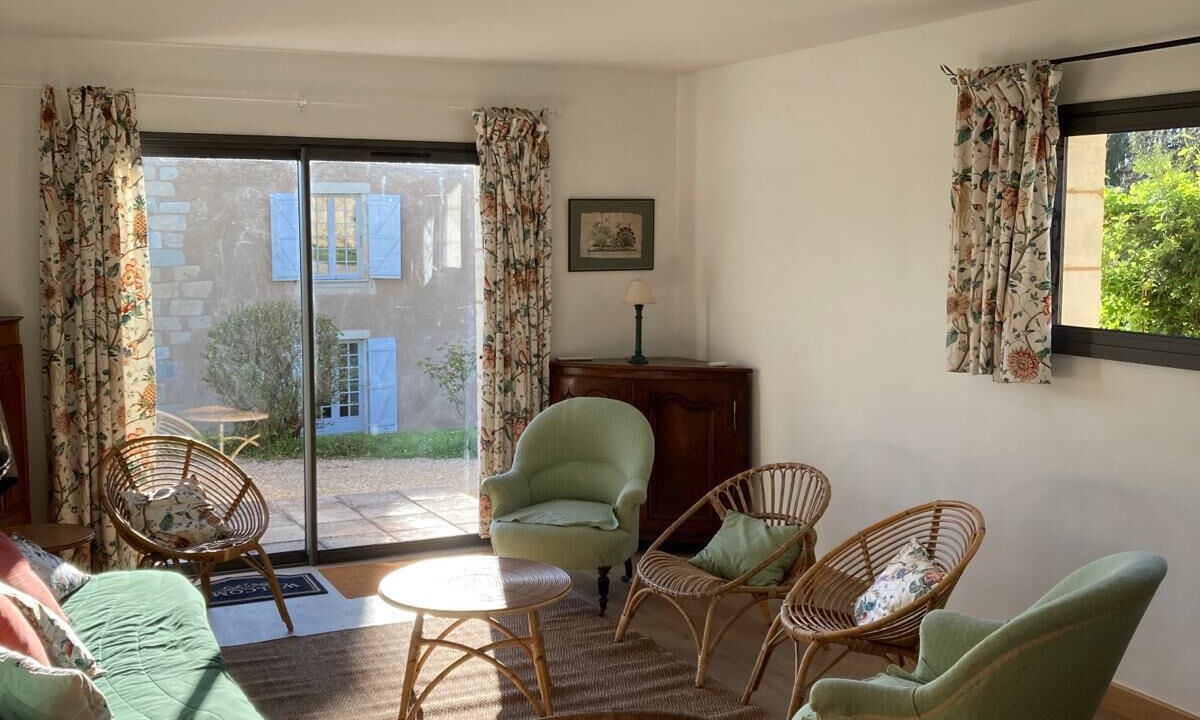 Photo of Livingroom in Saint-Crepin-d'Auberoche