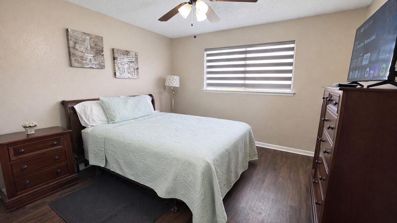 Photo of Bedroom in Northeast Houston