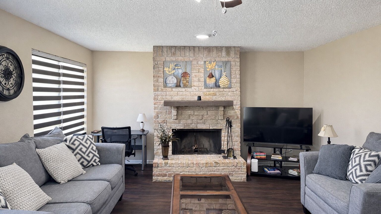 Photo of Livingroom in Northeast Houston
