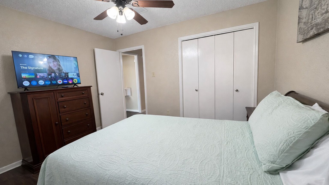 Photo of Bedroom in Northeast Houston