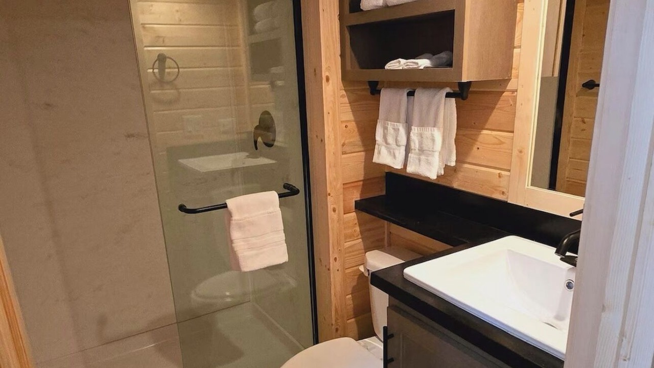 Photo of Bathroom in Page