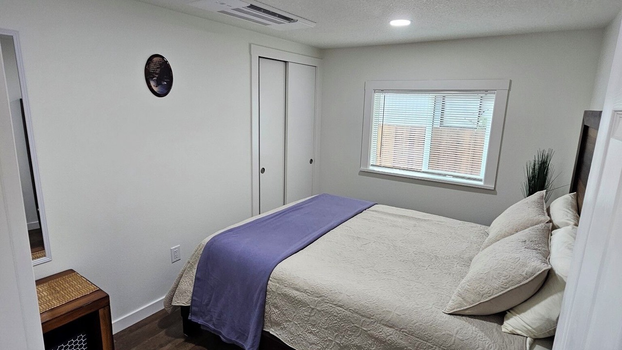 Photo of Bedroom in Cully