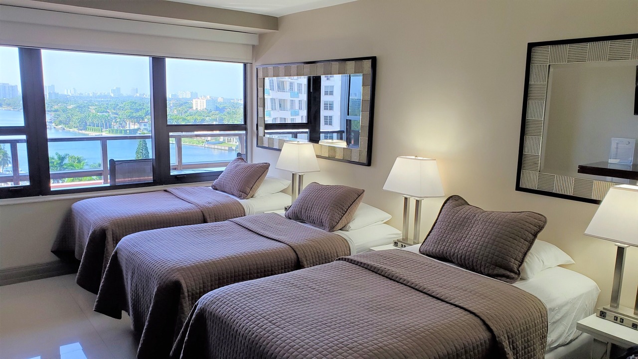 Photo of Others in Mid Beach