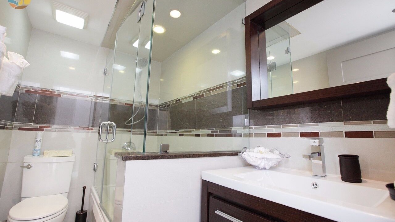 Photo of Bathroom in Mid Beach