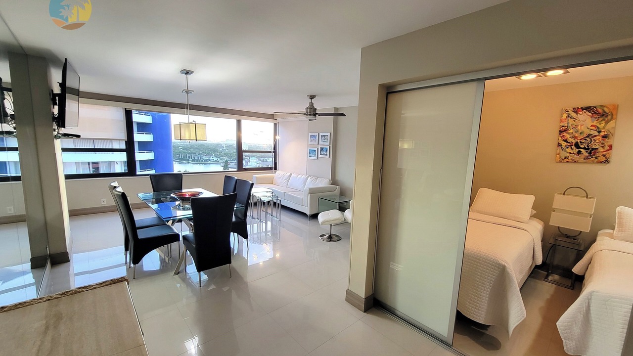 Photo of Bedroom in Mid Beach