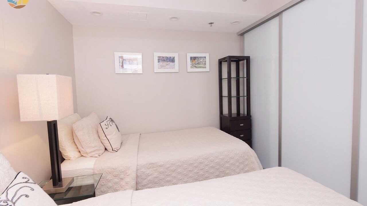 Photo of Bedroom in Mid Beach