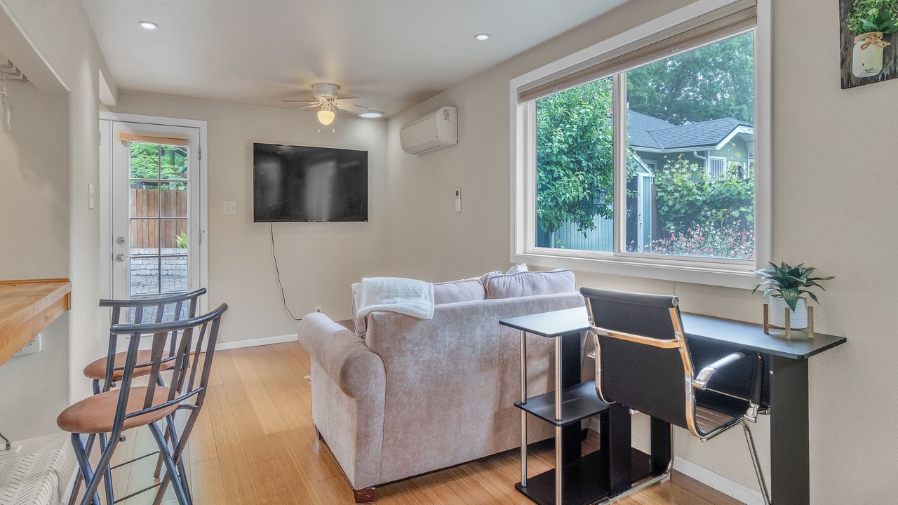Photo of Livingroom in Southeast Salem