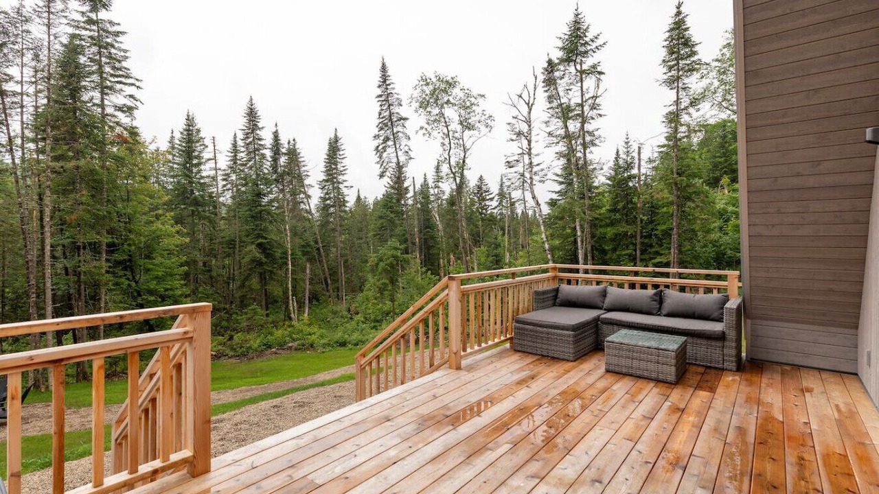 Photo of Patio Balcony in Ste-Lucie-des-Laurentides