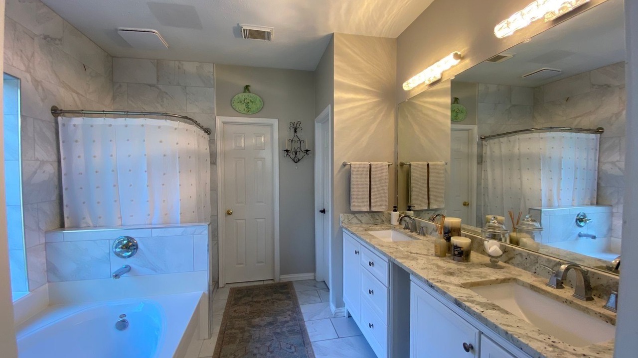 Photo of Bathroom in Atascocita