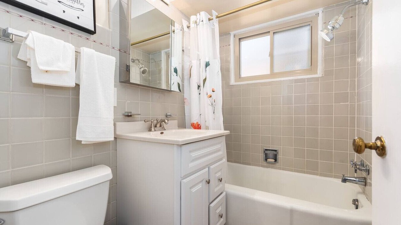 Photo of Bathroom in Oak Park