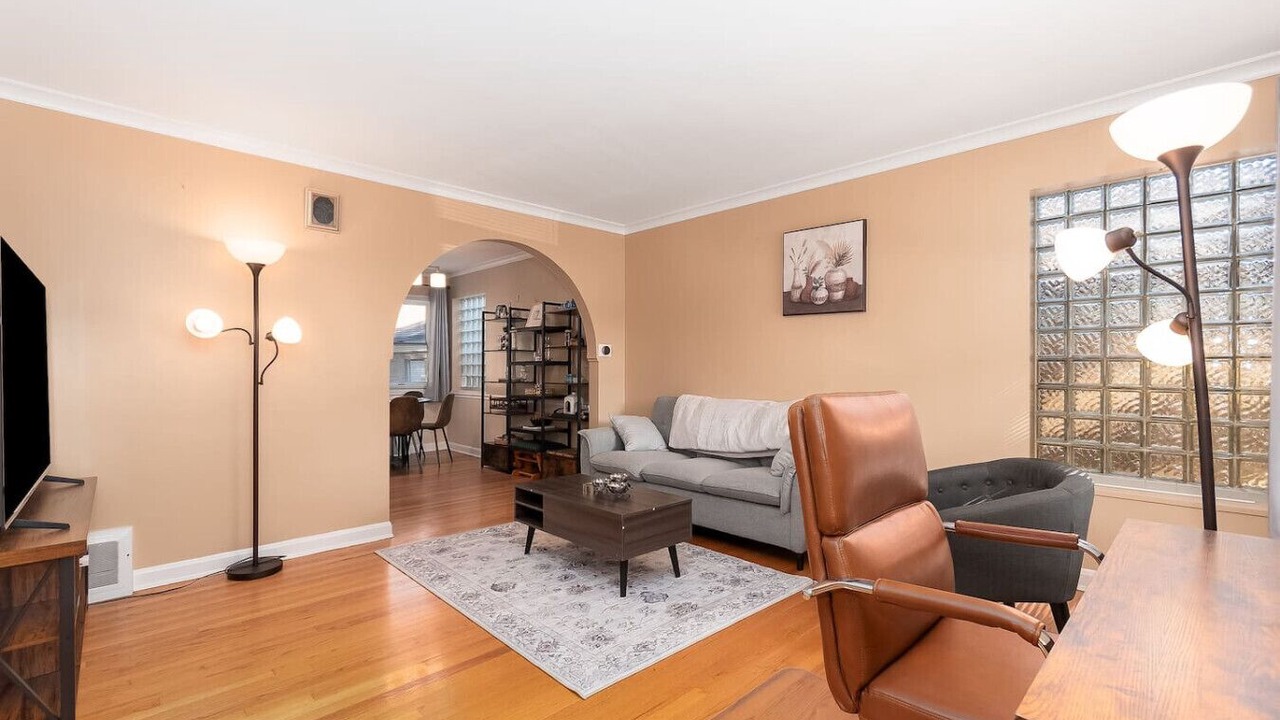 Photo of Livingroom in Oak Park
