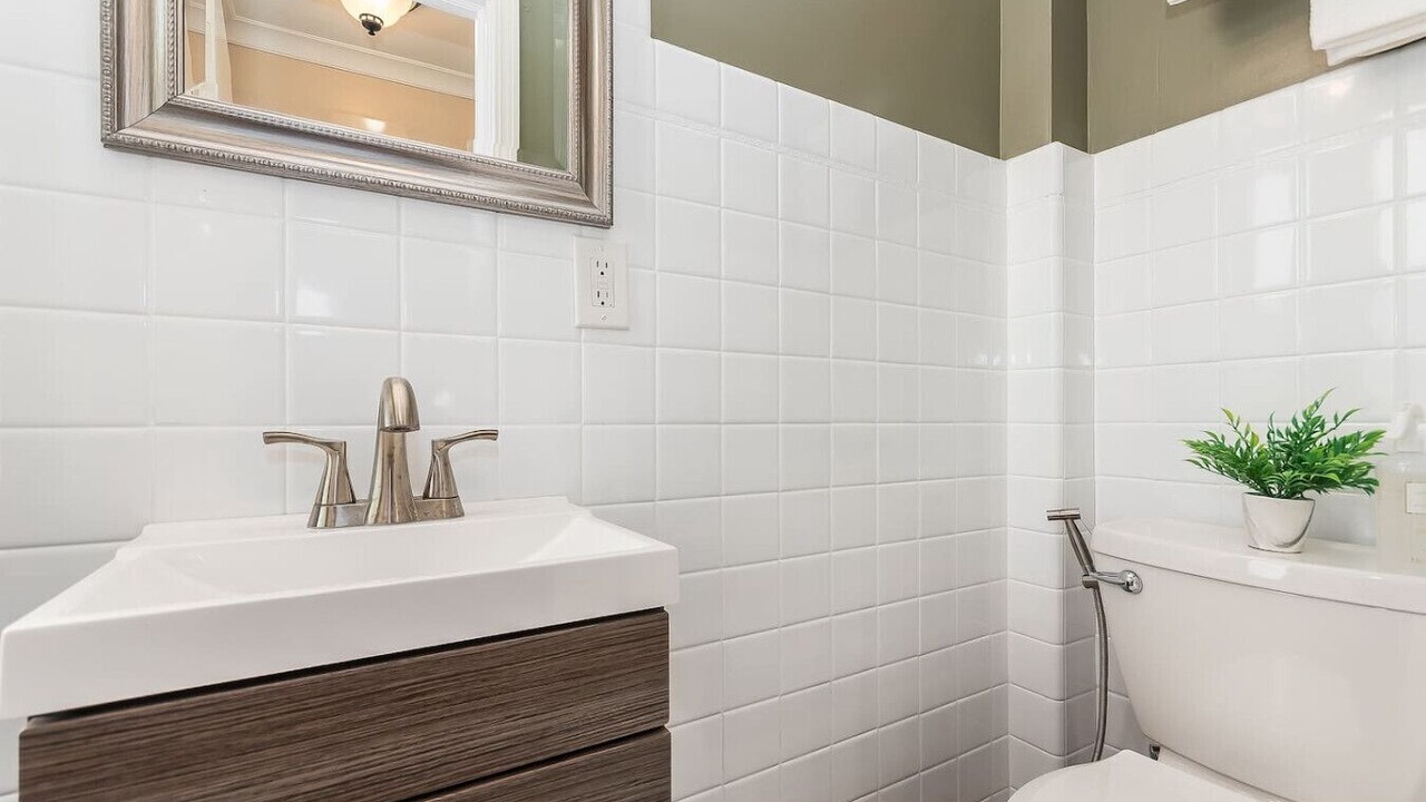 Photo of Bathroom in Oak Park