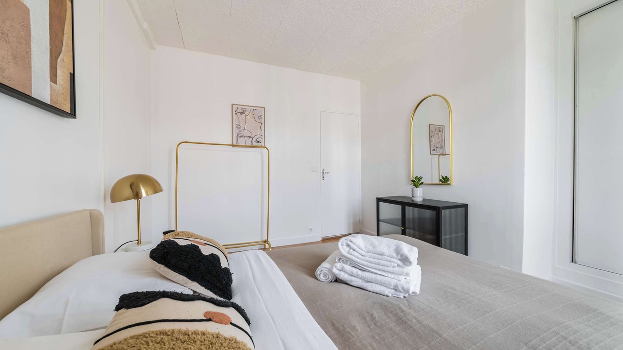 Photo of Bedroom in Les Lilas