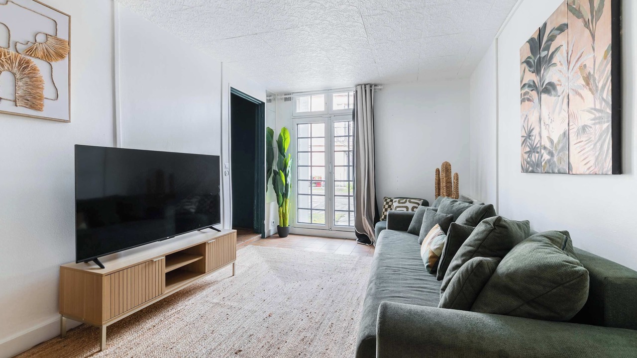 Photo of Livingroom in Les Lilas