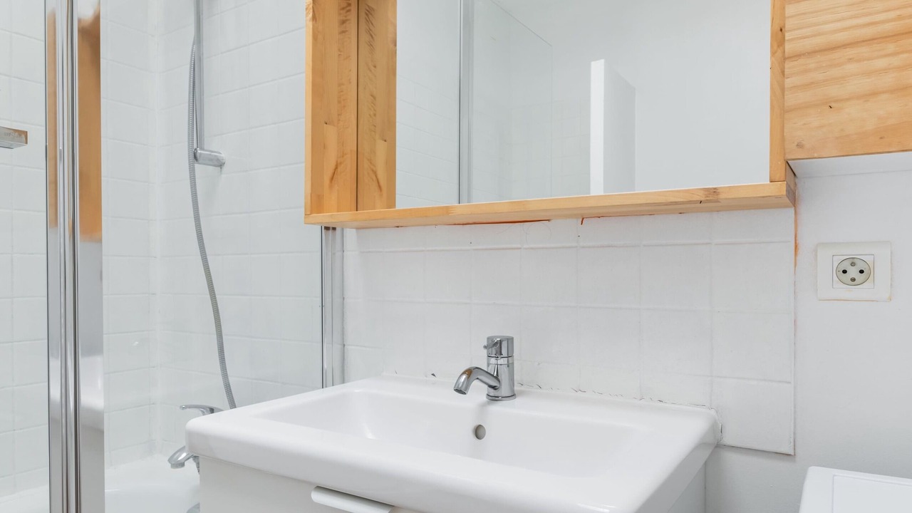 Photo of Bathroom in Les Lilas