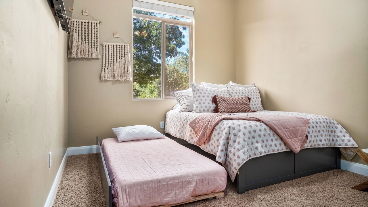 Photo of Bedroom in Hurricane
