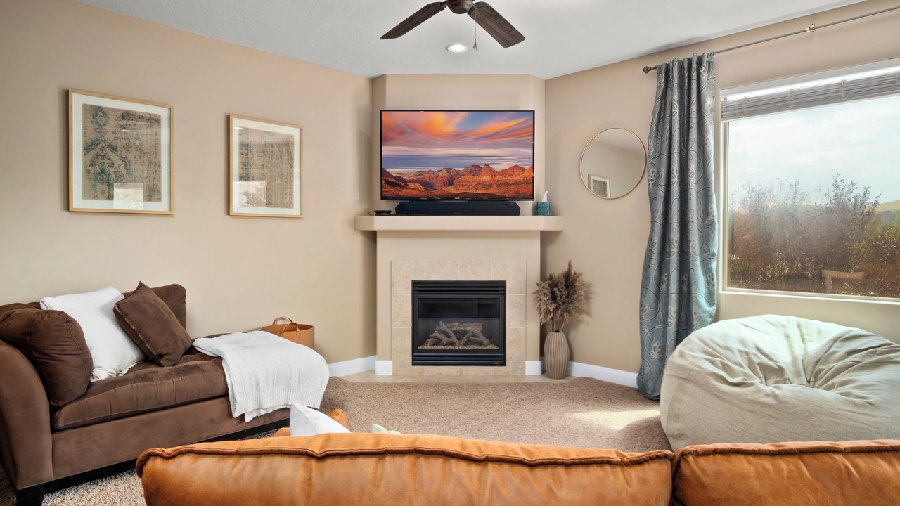 Photo of Livingroom in Hurricane