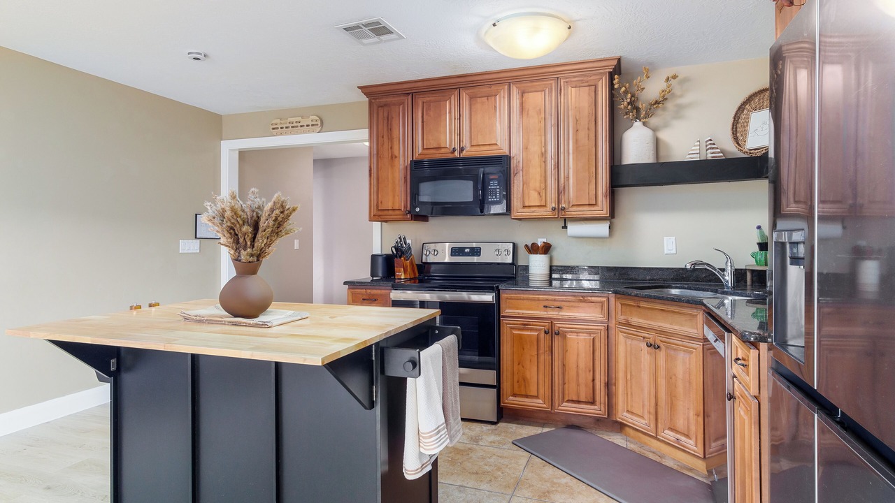 Photo of Kitchen in Hurricane