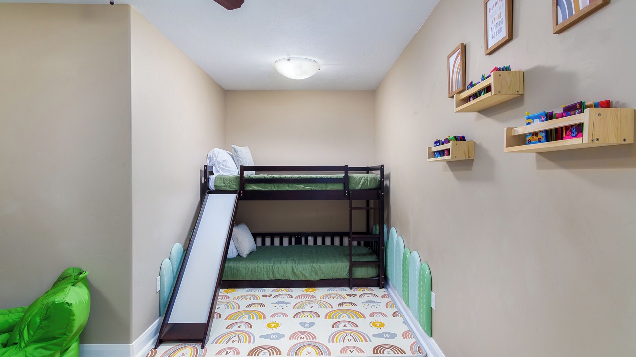 Photo of Bedroom in Hurricane