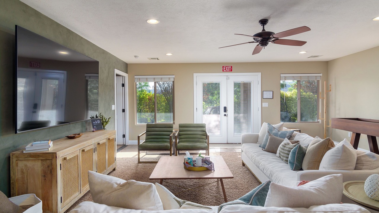 Photo of Livingroom in Hurricane
