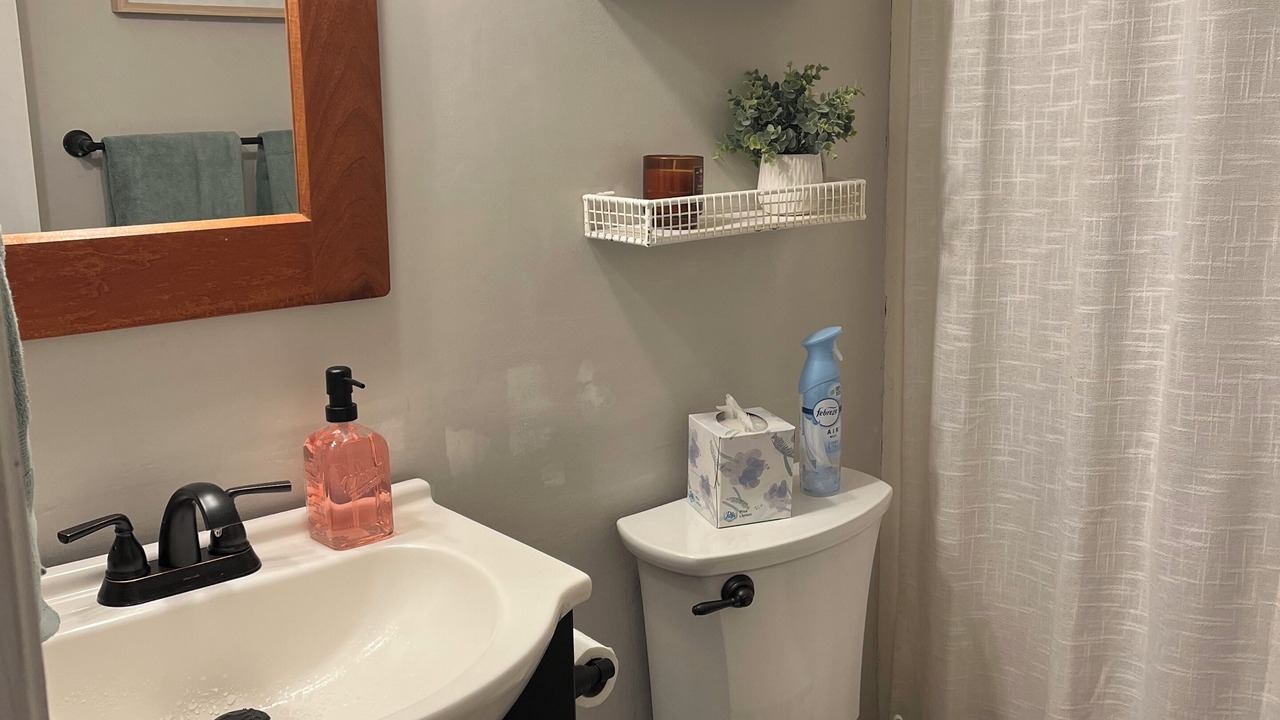 Photo of Bathroom in Alcoa