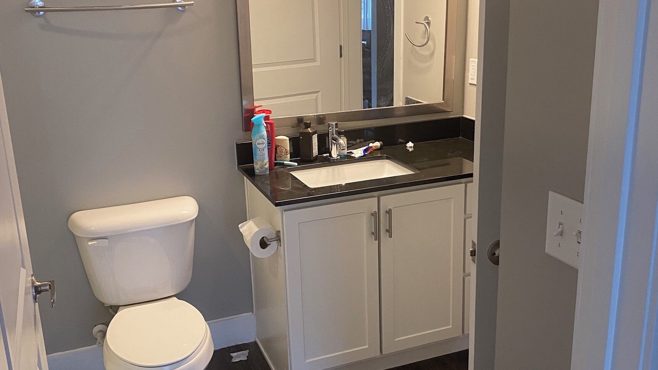Photo of Bathroom in Weinland Park